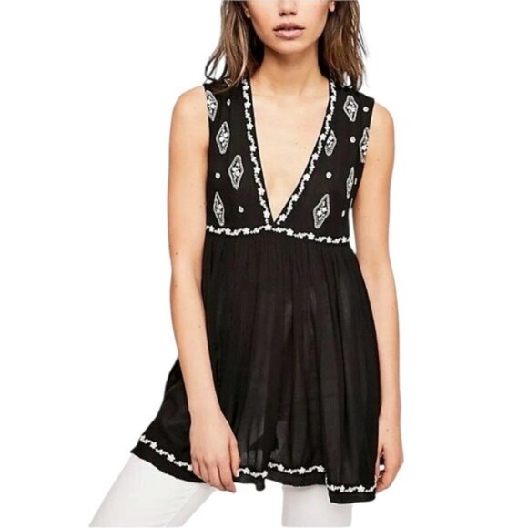Free People Sleeveless Diamond Embroidered Boho Sleeveless Top Black Size M - Picture 1 of 12